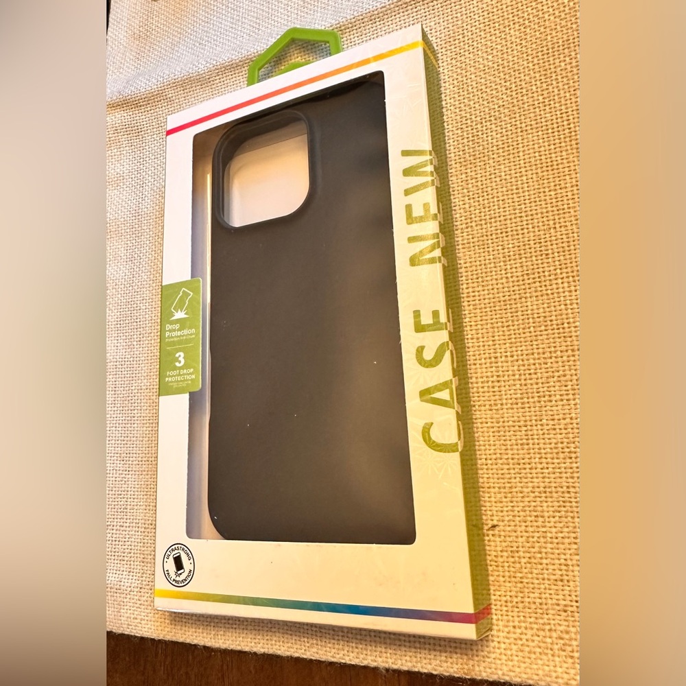 NWT - iPhone 16 Pro -‎ Black Phone Case